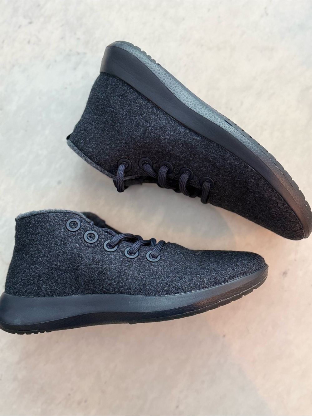 New! Allbirds women’s mid top wool sneakers